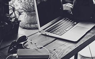 aoa体育体育网页版-亚洲足球新局：主帅更换背后的士气风云