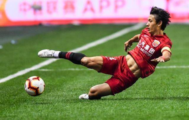 球队临危受命，实力拼搏一胜九败(面对这么多困难,球队怎么能赢得比赛呢)