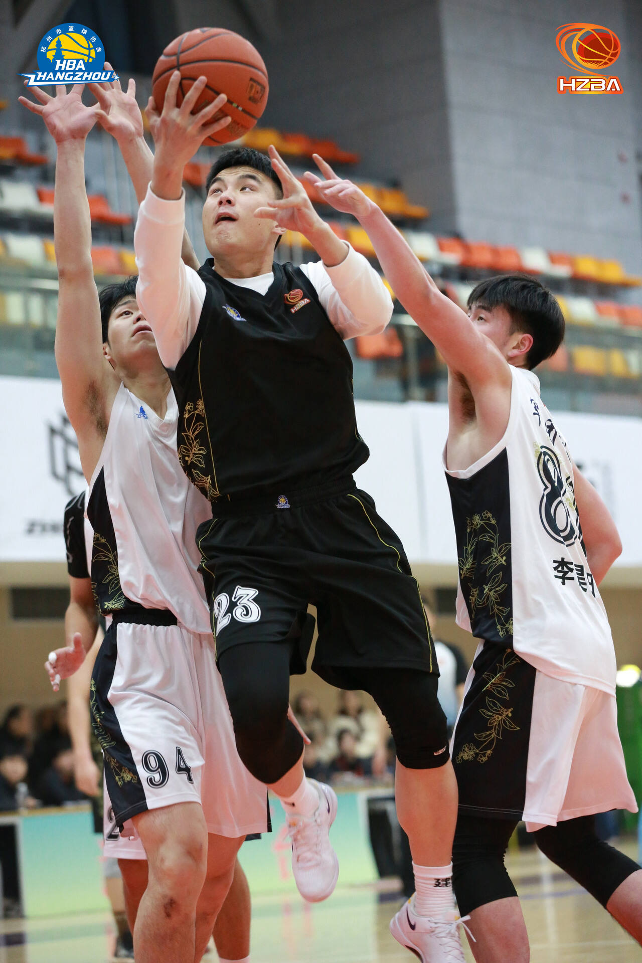 aoa体育体育网页版-中国篮球联赛强队出战，表现高光作赋的简单介绍