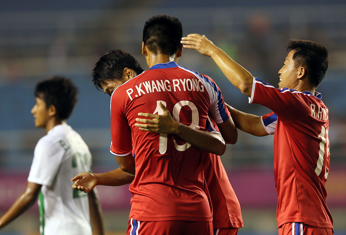 包含拼尽全力！球队誓死一搏，最终全取三分的词条