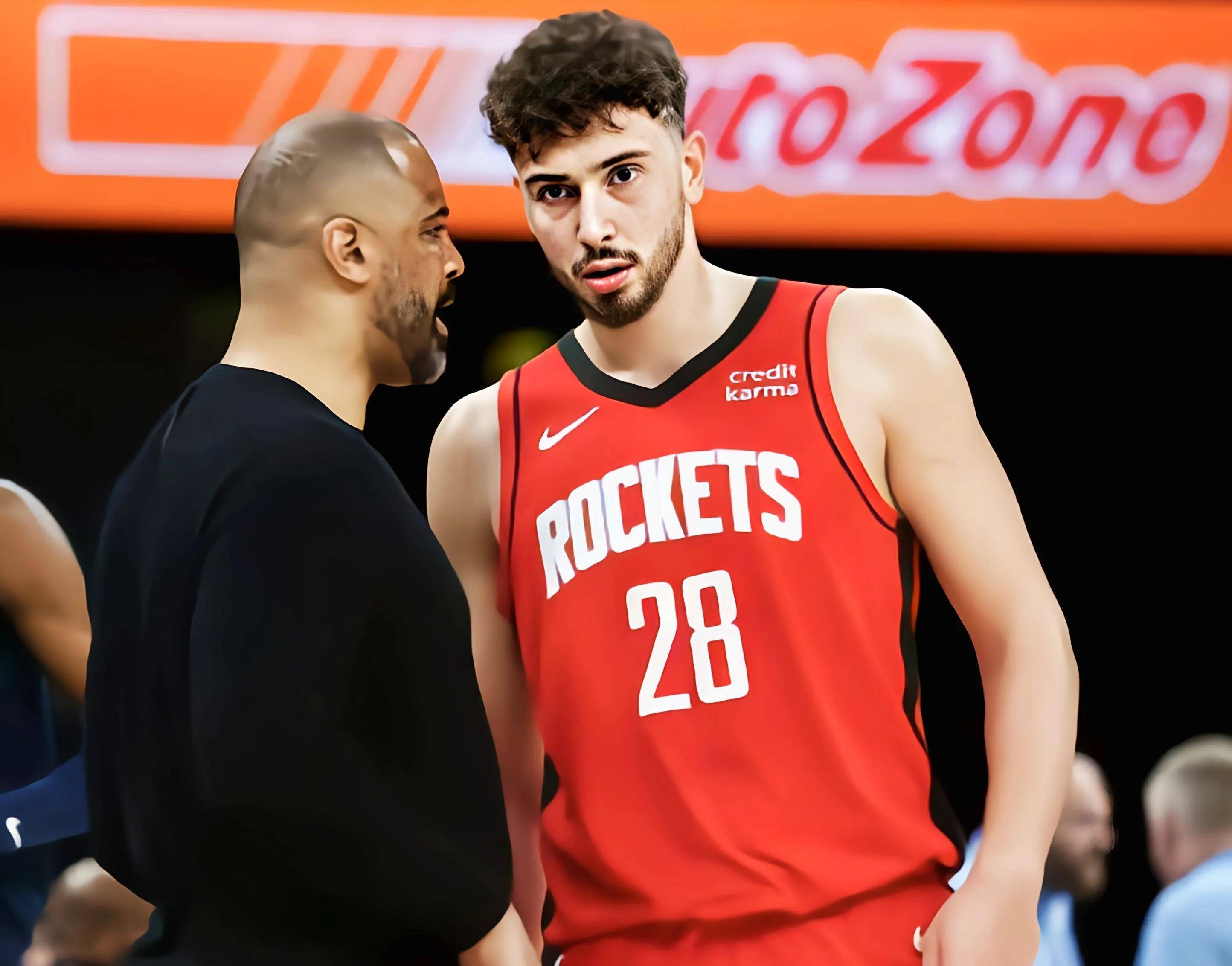 aoa体育体育app-火箭惨败独行侠，遭遇两连败(202115火箭对独行侠)