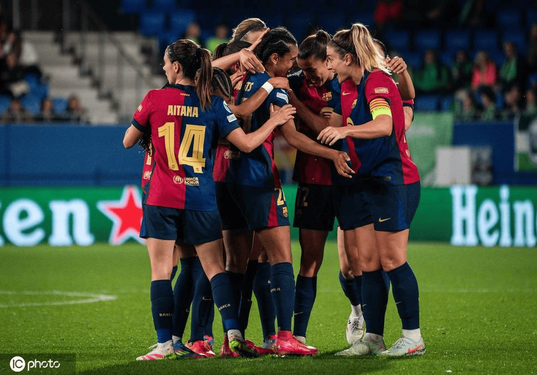 加拿大女足成功击败荷兰女足晋级决赛! 加拿大女足成功击败荷兰女足晋级决赛!