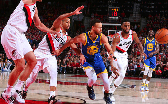 德国足球队实力横扫对手,成功晋级最终阶段 德国足球队实力横扫对手,成功晋级最终阶段