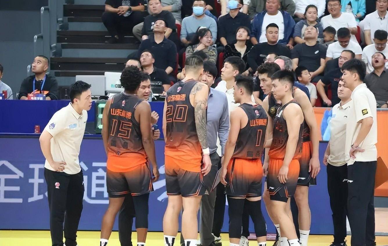 aoa体育体育平台-广东男篮负于北京队，遭遇两连败