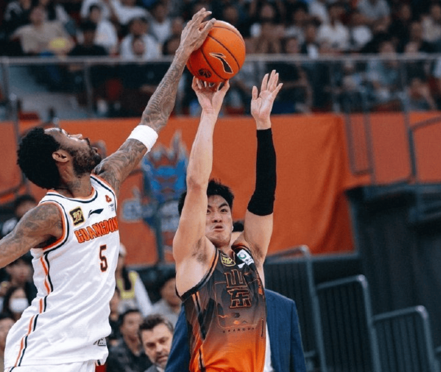 广东男篮负于北京队,遭遇两连败 广东男篮负于北京队,遭遇两连败