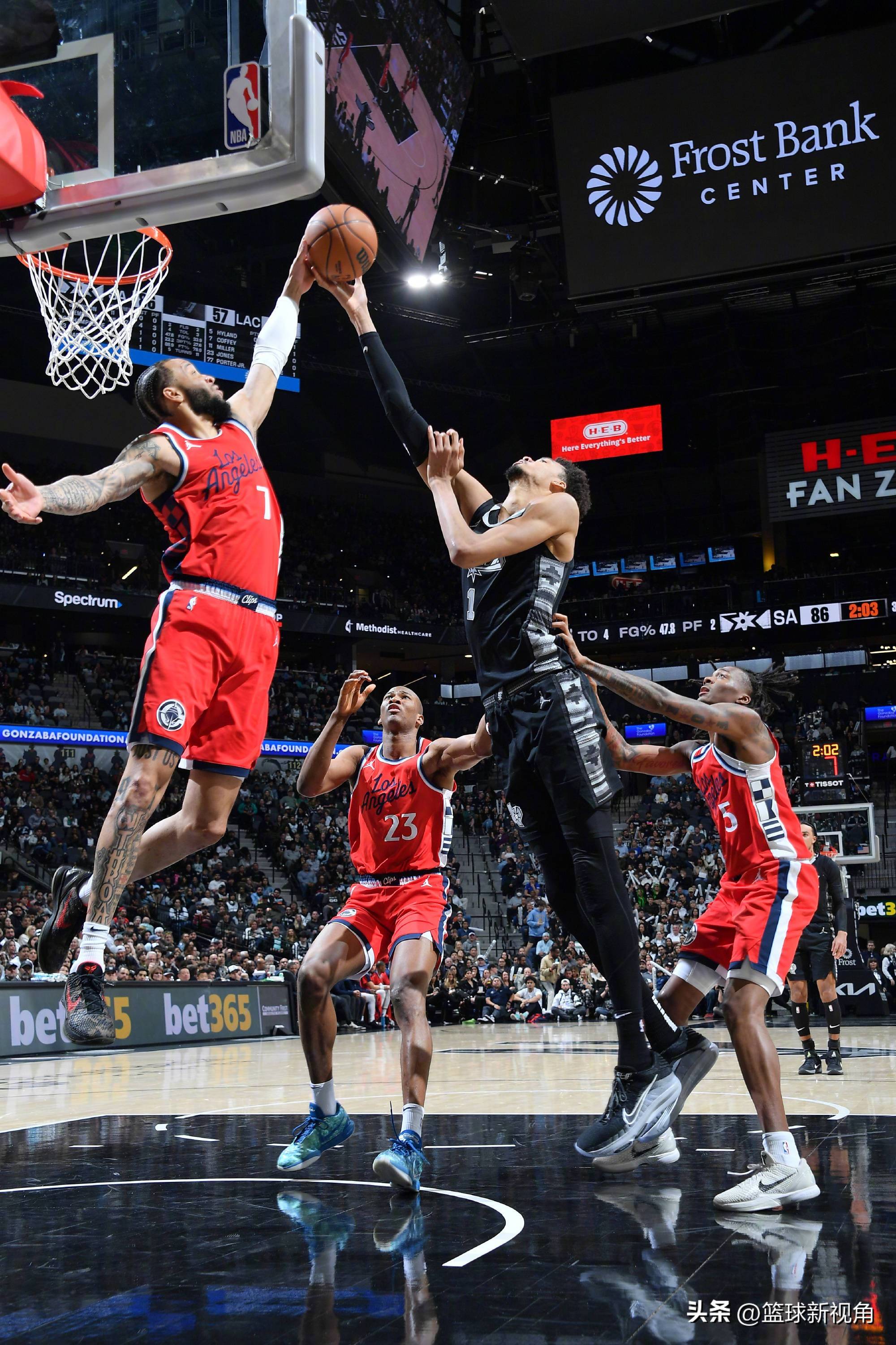 aoa体育体育官方入口-关于快船队内讧事件曝光，球队声势一时受损的信息