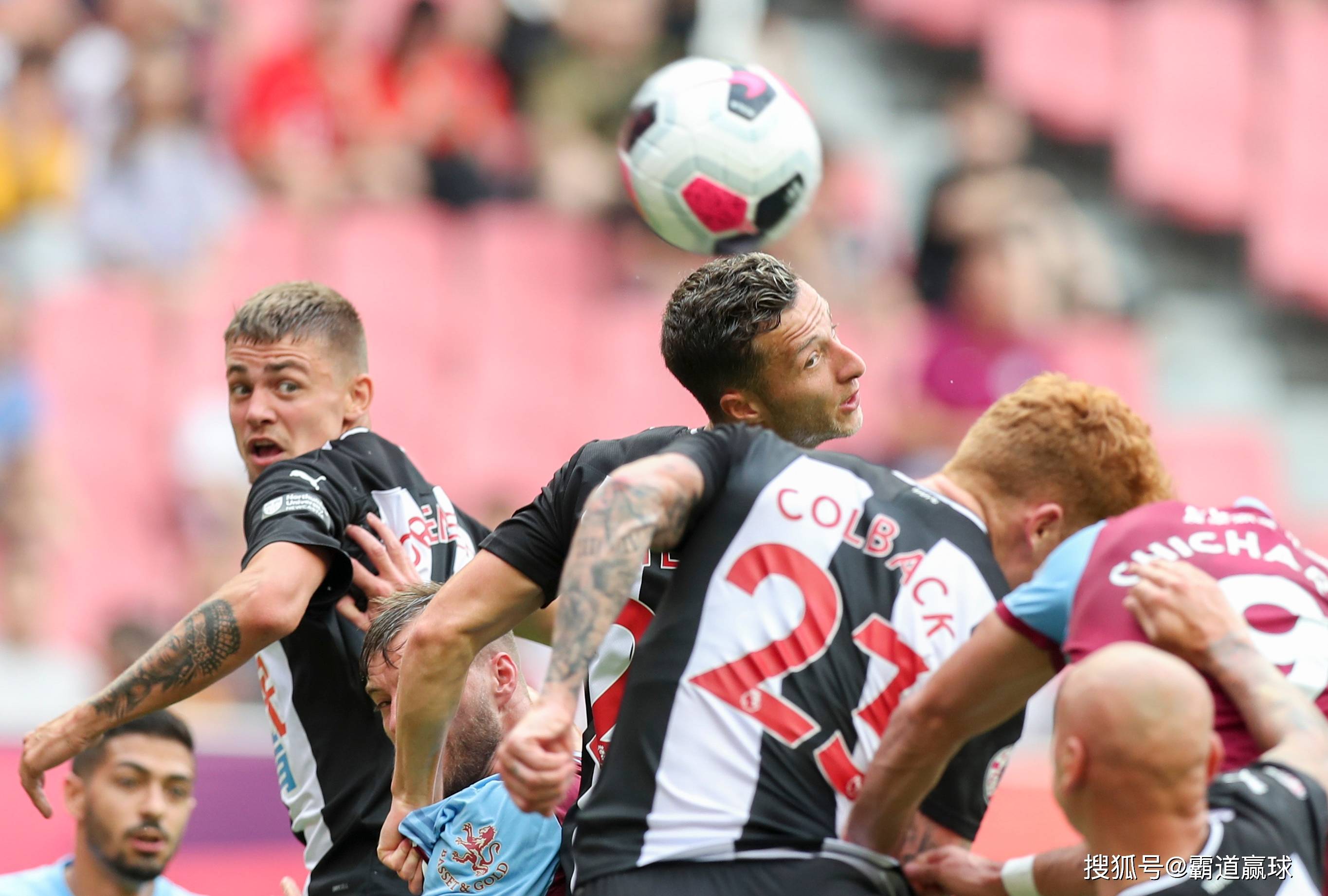 斯旺西主场惨败,英超球队陷入保级泥沼 斯旺西主场惨败,英超球队陷入保级泥沼