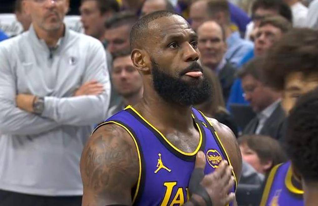 aoa体育体育中国官网-独行侠主场大胜湖人，占据西部联盟前列的简单介绍