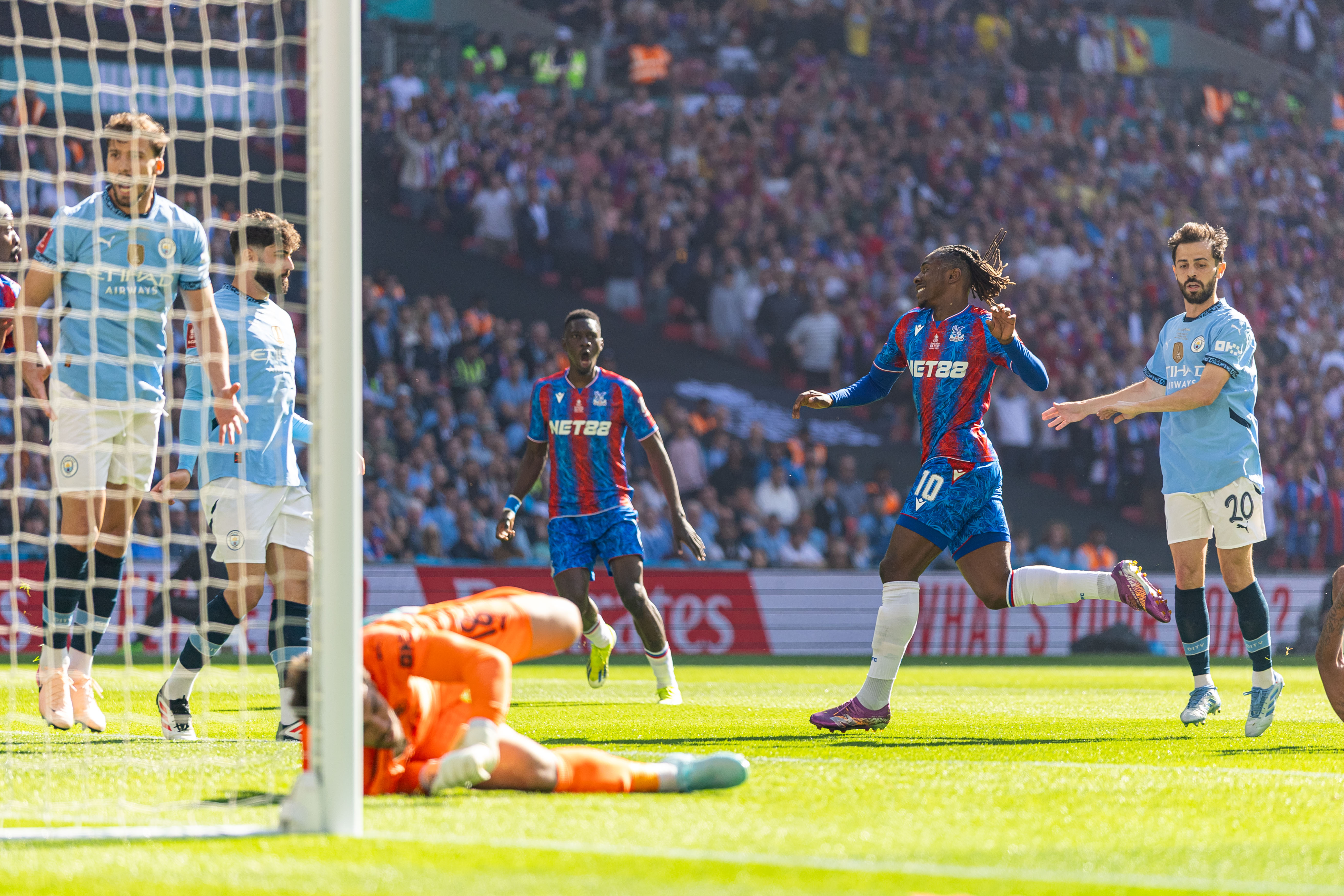 aoa体育体育网页版登录入口-英格兰队大比分获胜，轻松晋级