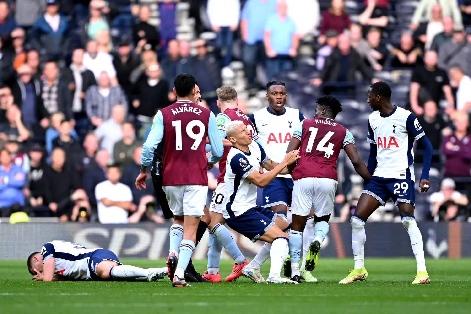 aoa体育体育中国官网-曼城逆转西汉姆，领跑英超继续稳固