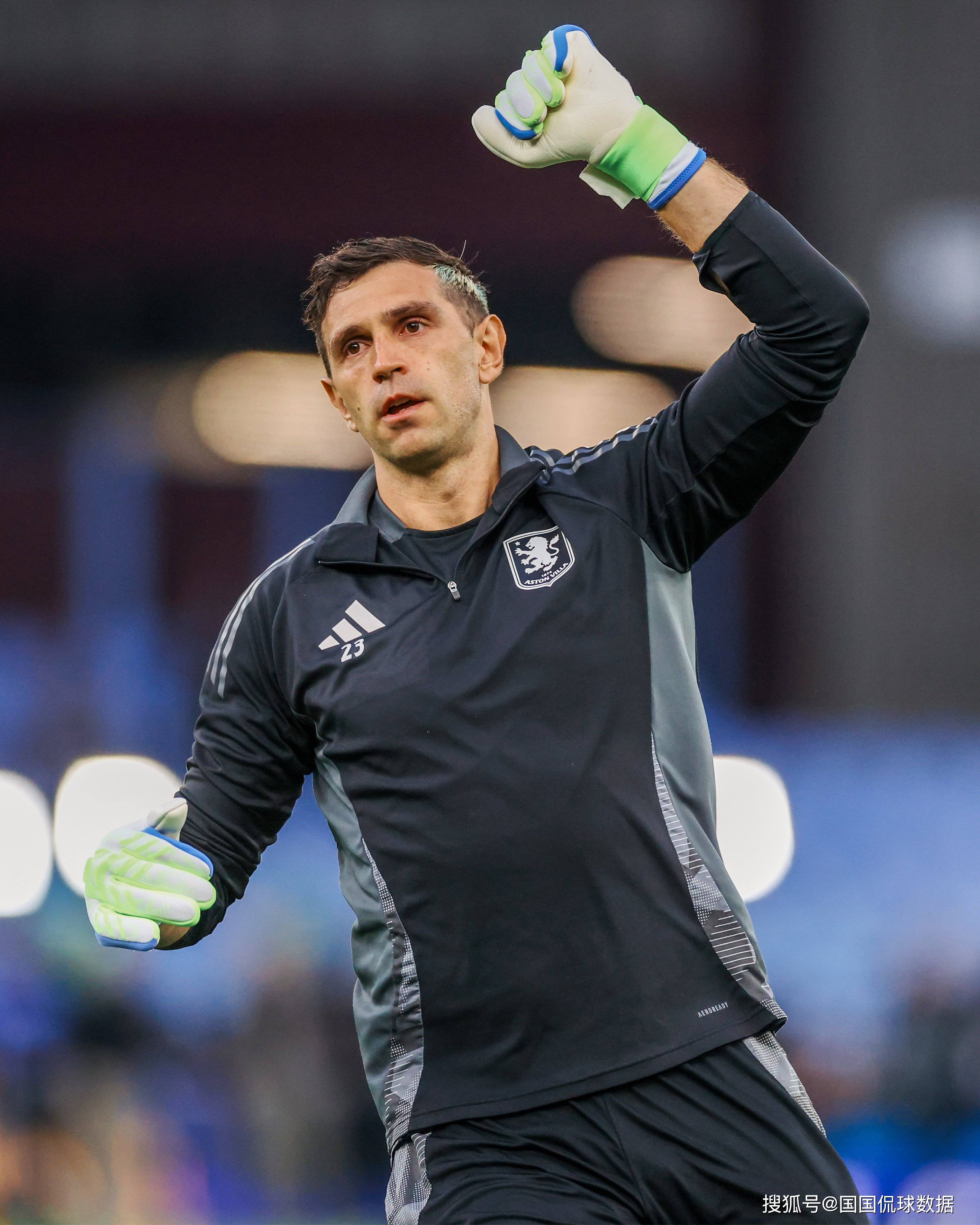aoa体育体育亚洲官网-阿斯顿维拉客场惨遭逆转，败走诺维奇