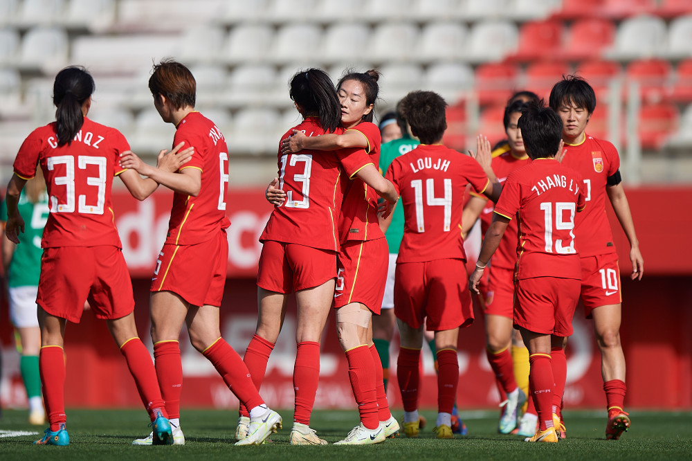 中国女足国家队备战热身赛,收获信心 中国女足国家队备战热身赛,收获信心