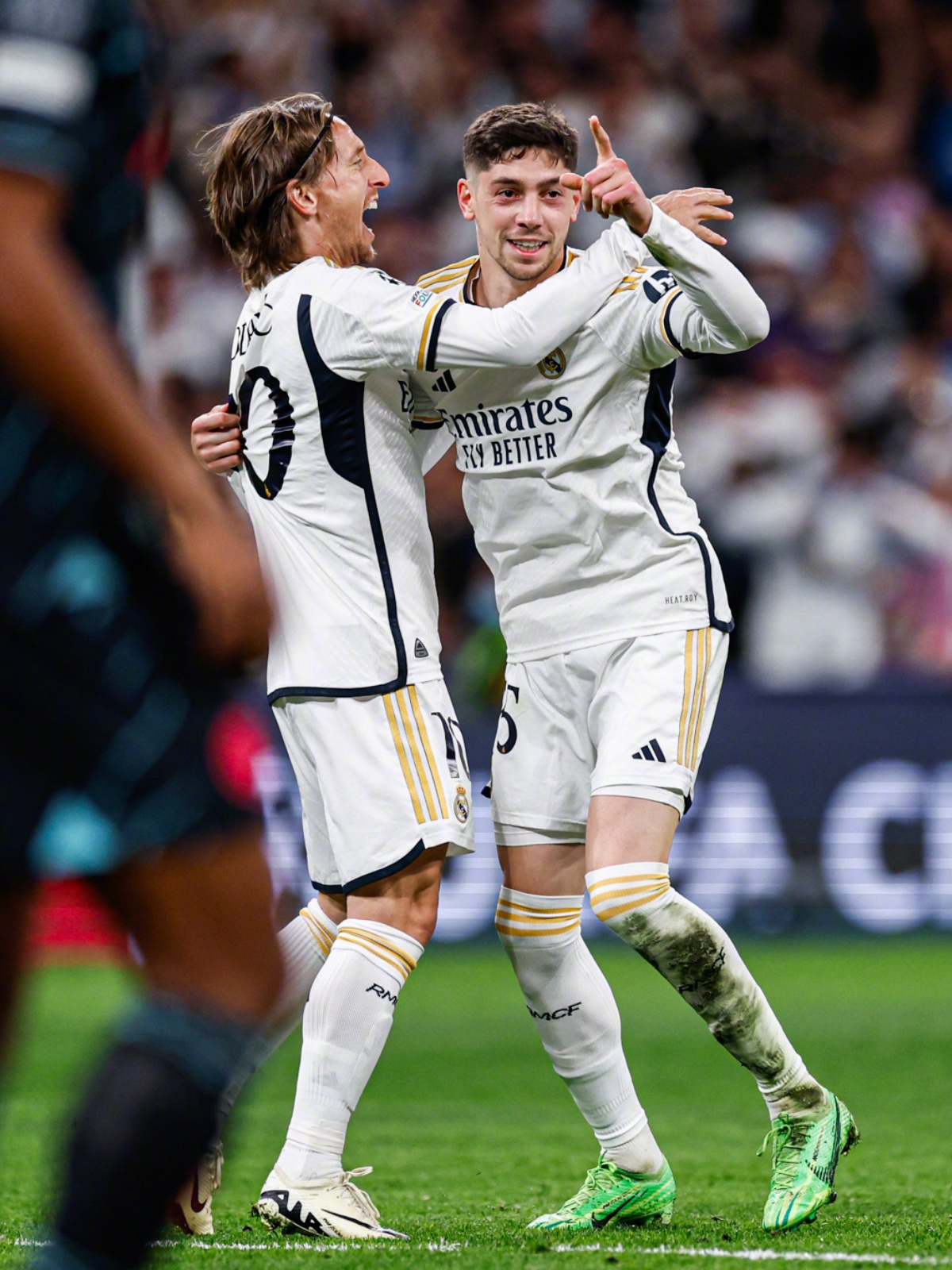 aoa体育体育app-关于瓦朗谢纳主场战平对手，双方激战意外收场的信息