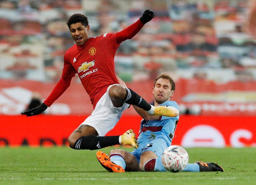 aoa体育体育链接-布莱梅联队主场失利，冲击前列受挫