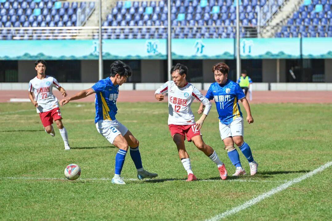 国内足球赛场风云再起,燃情展现竞技风采的简单介绍 国内足球赛场风云再起,燃情展现竞技风采的简单介绍