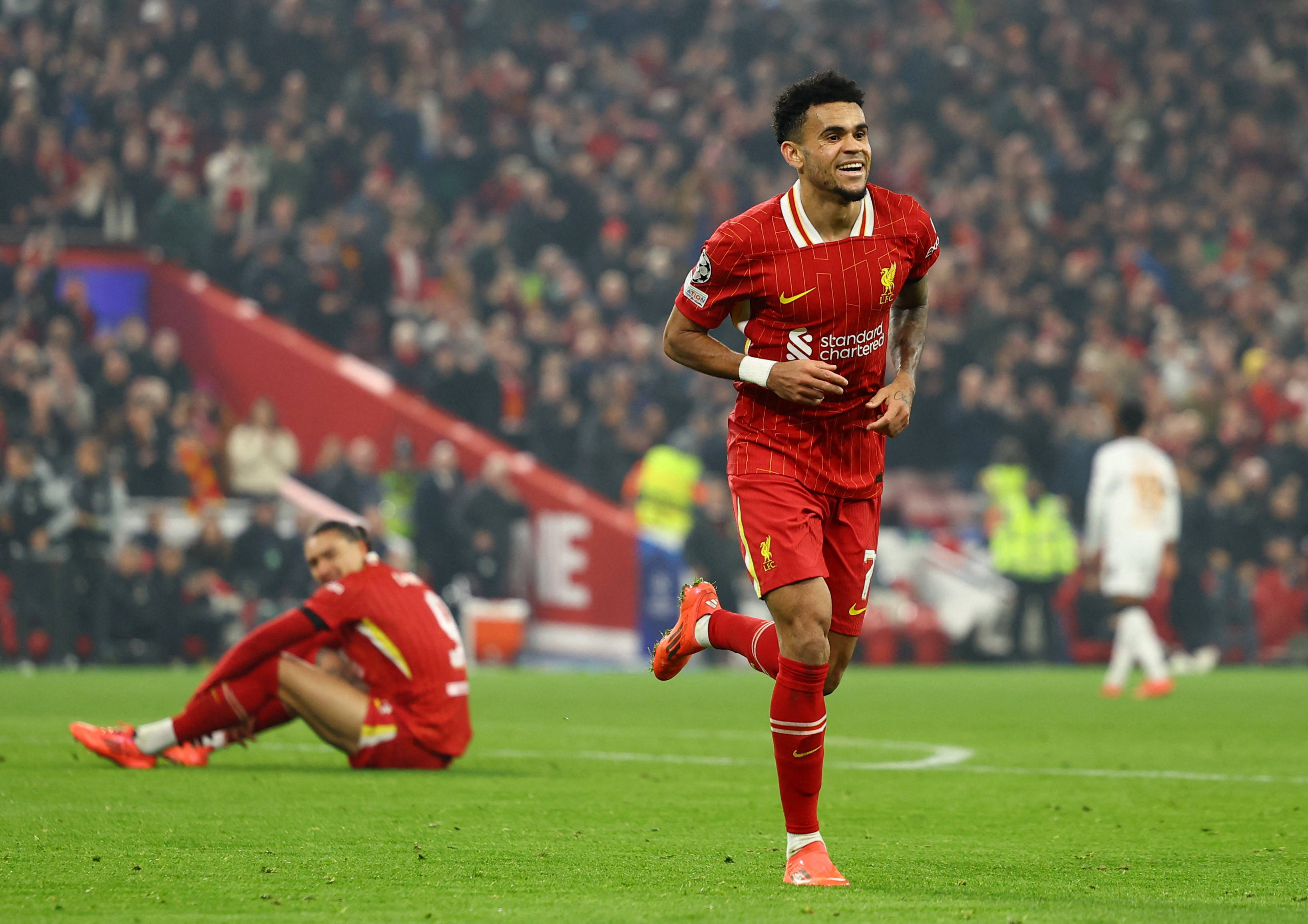 皇马锋线进球如潮,攻击力强劲 皇马锋线进球如潮,攻击力强劲