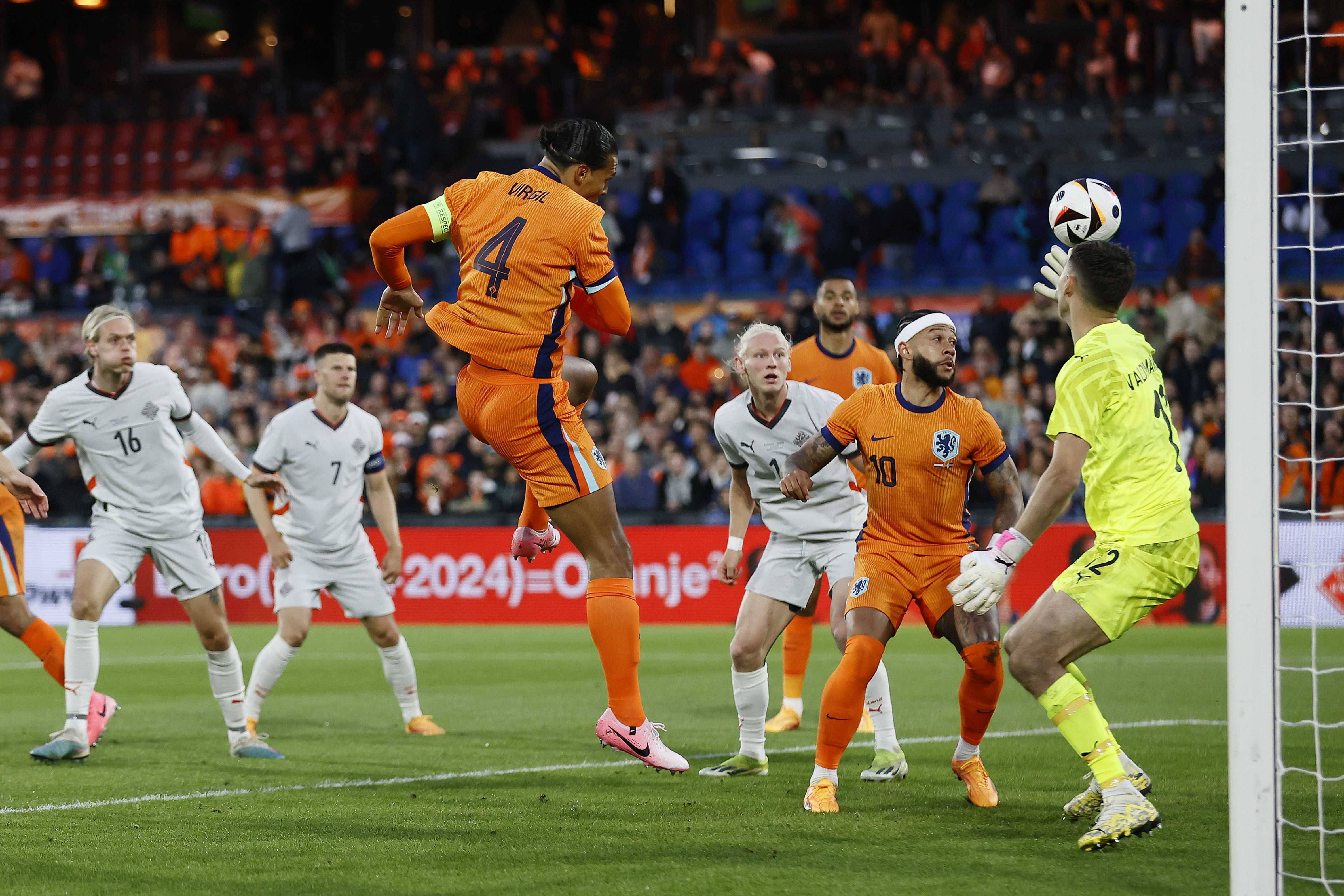 aoa体育体育地址-布基纳法索球员入选荷兰队，备受瞩目