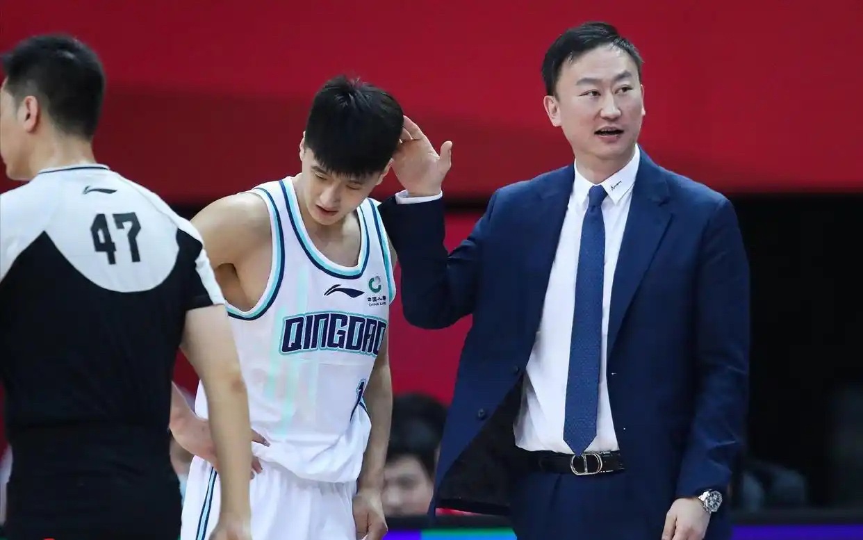 包含篮球界赛场风云:球员个人表现尽显才华的词条 包含篮球界赛场风云:球员个人表现尽显才华的词条