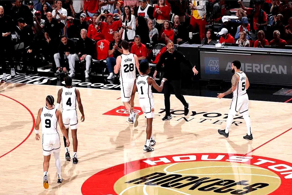 勇士不敌火箭,汤普森缺阵影响大 勇士不敌火箭,汤普森缺阵影响大