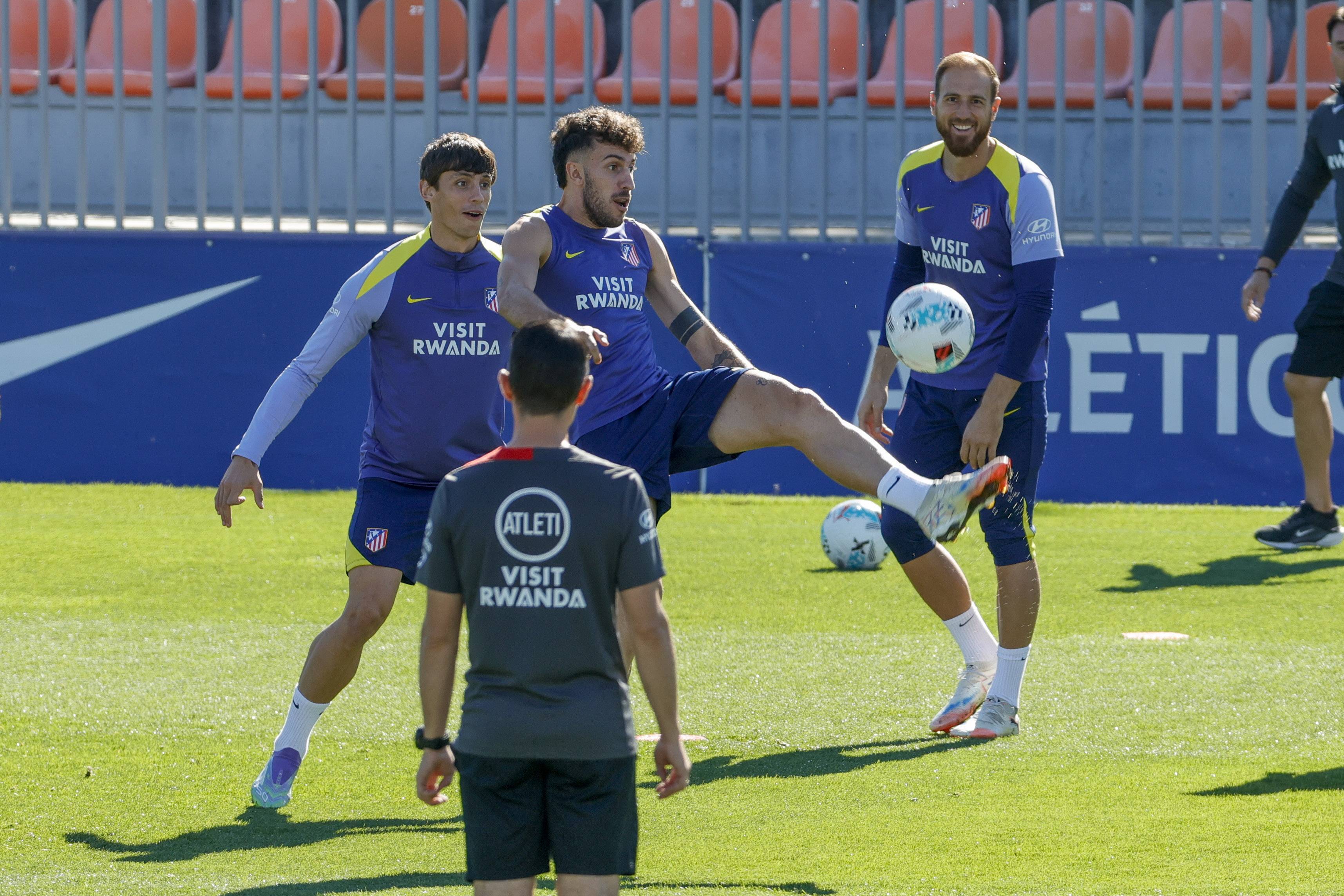 aoa体育体育亚洲官网-足球队伍备战比赛，全力以赴为国争光的简单介绍