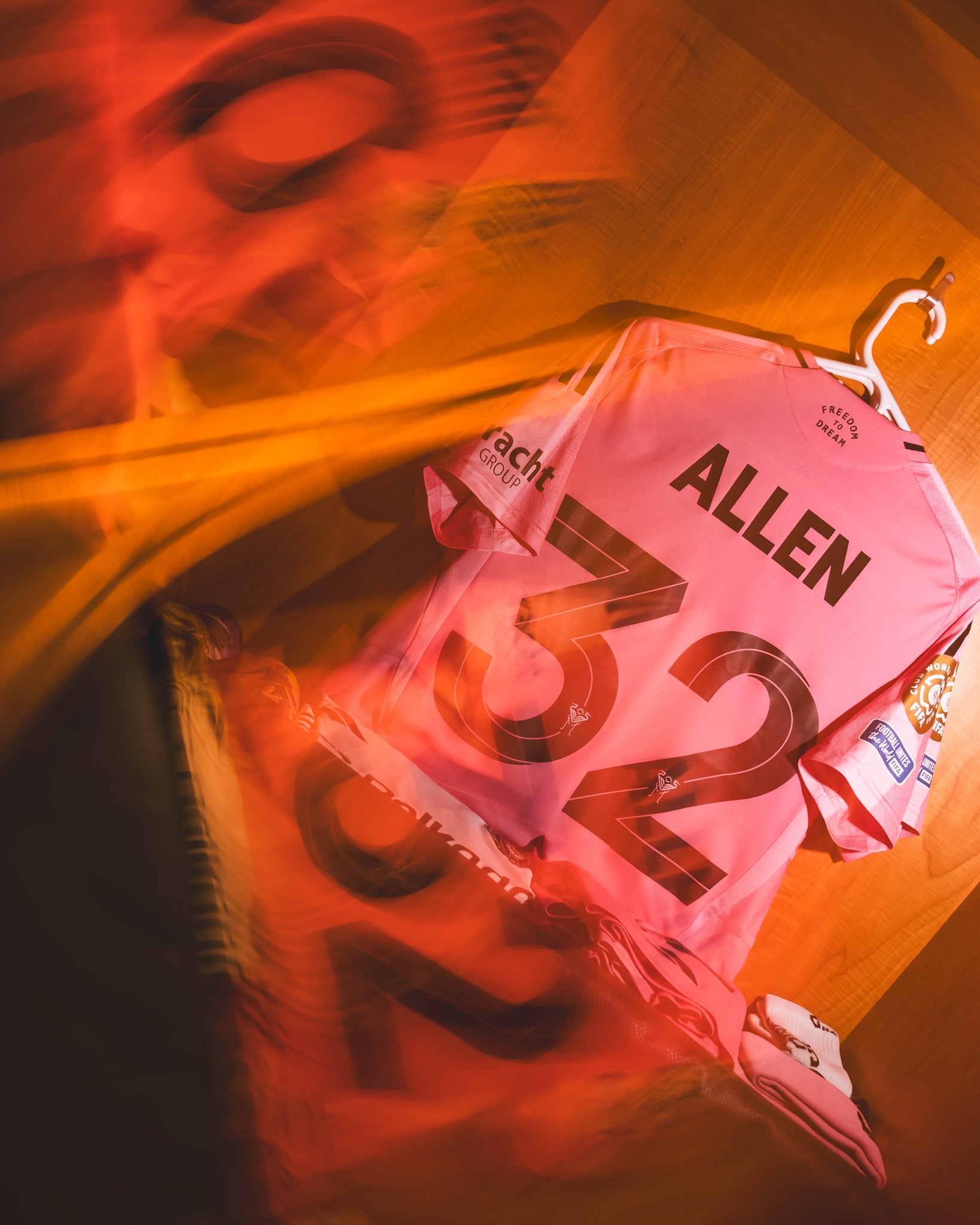 包含拜仁慕尼黑三度领跑,势不可挡的词条 包含拜仁慕尼黑三度领跑,势不可挡的词条