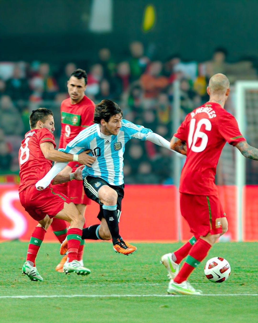 意大利与西班牙的对决引起球迷热烈讨论 意大利与西班牙的对决引起球迷热烈讨论