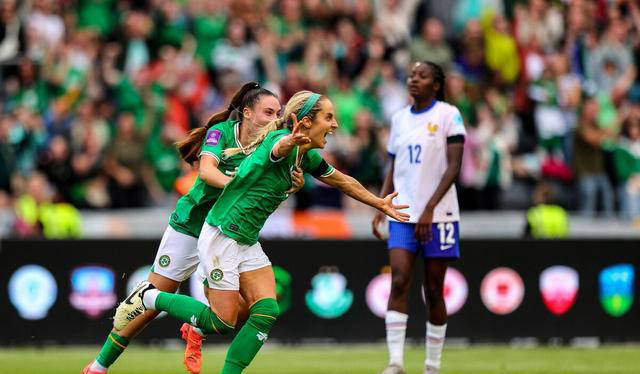 aoa体育体育在线登录-法国女足队员表现出色，晋级冠军圈