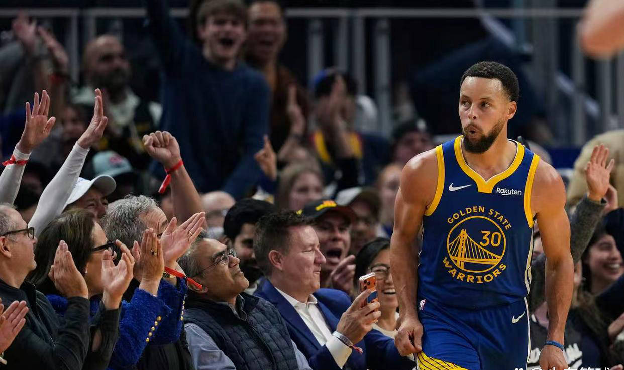 aoa体育体育下载-勇士主场告捷，库里三分破纪录助球队胜出的简单介绍